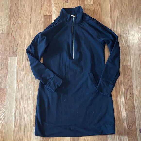 Lilly Pulitzer Dresses & Skirts - LILLY PULITZER LACE SLEEVE SKIPPER DRESS